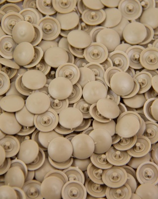 Заглушка под эксцентрик №15 ясень шимо светлый